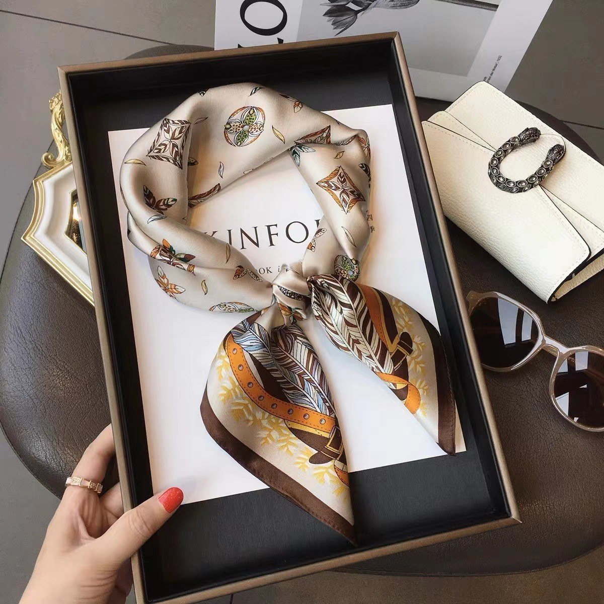 Luxury Fashion Print 70*70cm S - Silk Tie Woven 评论和价格