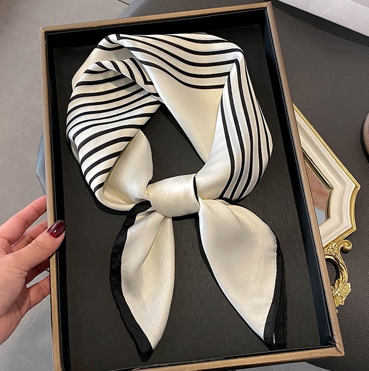 Luxury Fashion Print 70*70cm S - Silk Tie Woven 评论和价格
